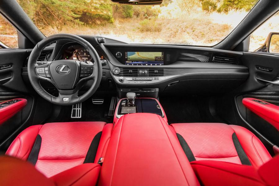 Торпедо Lexus LS500 F-Sport 2017 года  (NA) (фото 44 из 66)